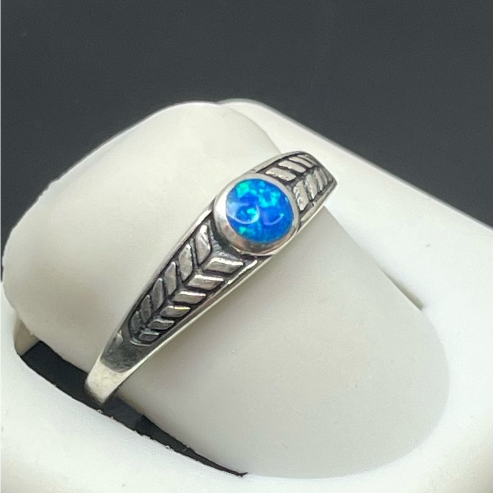 Size 7.5 Solid 925 Silver Lab Opal Ring - image 3